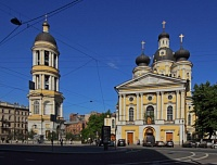 В Петербурге отреставрируют две церкви, дацан и костел 